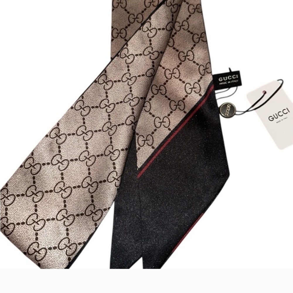Gucci Beige and Black GG Monogram Twilly